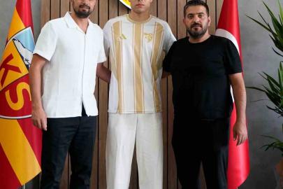 Kayserispor, Talha Sarıarslan ile 3 yıllık sözleşme imzalandı