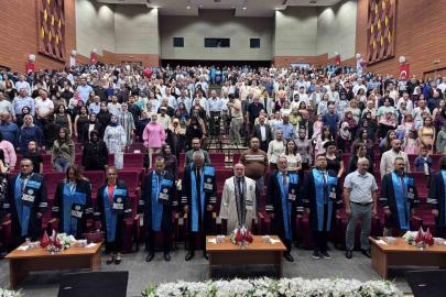 KAYÜ Uygulamalı Bilimler Fakültesi’nde mezuniyet sevinci