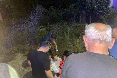 Kedilere süt verirken bahçeye düştü
