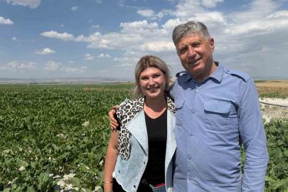 "Kız çocuğu yapamaz" diyenlere inat tarlada babasının sağ kolu oldu