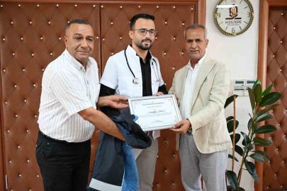 Kızıltepe Belediyesinde çalışan zabıta memuru azmiyle doktor oldu
