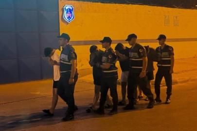 Kızkalesi’nde kimlik göstermek yerine polise karşı gelen 4 şüpheli tutuklandı