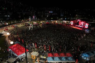 Kocaeli’de on binler Milli İrade Meydanı’nı doldudu