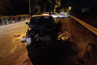 Kontrolden çıkan araç refüje çarptı: Sürücü yaralandı