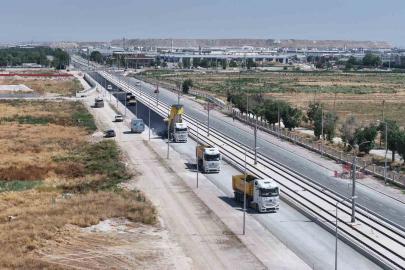 Konya Büyükşehir, ’Şehir Hastanesi-Yeni Sanayi Sitesi’ tramvay hattı güzergahındaki bölgelerin yol altyapısını güçlendiriyor