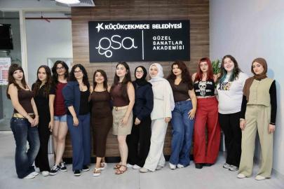 Küçükçekmece Belediyesi güzel sanatlar öğrencilerinden gururlandıran başarı