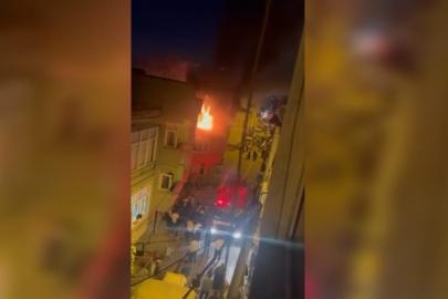 Küçükçekmece’de metruk binada yangın paniği