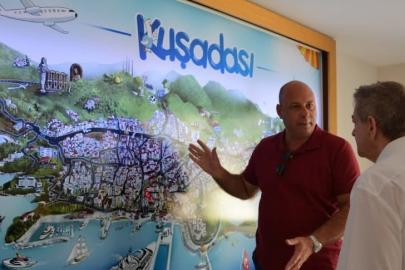 Kuşadası Ticaret Odası’nda kardeş şehir buluşması