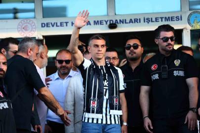 Leandro Trossard, Beşiktaş için İstanbul’a geldi
