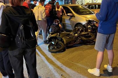 Lüleburgaz’da otomobil ile motosiklet çarpıştı, taraflar arasında gerginlik yaşandı
