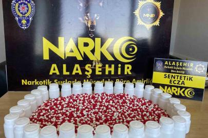 Manisa’da bin 803 sentetik ecza hap ele geçirildi