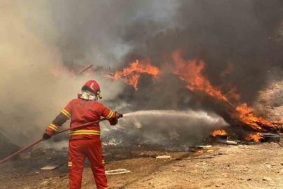 Menteşe’de korkutan araç yangını: Otomobil küle döndü
