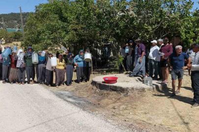 Mersin Silifke’de su sıkıntısı: Bidonlarla su taşıyan köylüler destek istedi