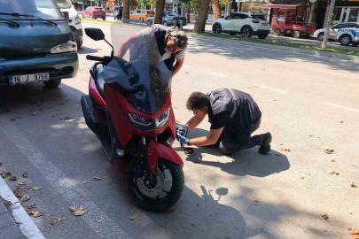 Motosikleti aldı, plakanın sahte olduğunu polis kontrolünde öğrendi