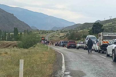 Oltu’da sağanak yağış sele neden oldu