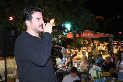 Oltu’da türkü dolu gece: Ceyhun Can konseri büyük ilgi gördü