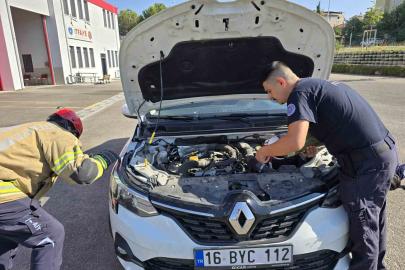 Otomobilin motorunda ilçe ilçe gezdi