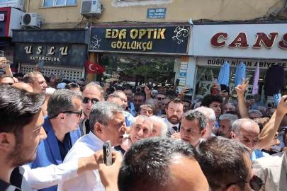 Özgür Özel’in Niğde programında vatandaşlar ezilme tehlikesi geçirdi