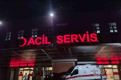 Plakasız motosiklet ’dur’ ihtarına uymadı, bekçiye çarpıp kaçtı