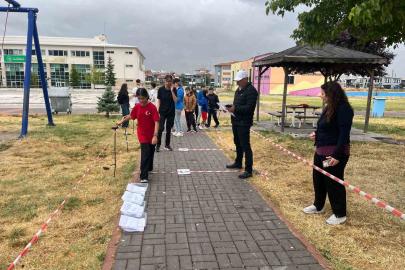 Sağanak yağmur oryantiring heyecanını durduramadı