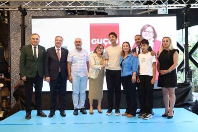 Şahin, Gazi Şehrin 2026 YKS ve LGS şampiyonlarıyla buluştu
