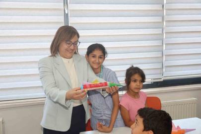Şahin, Gaziantep Büyükşehir Belediyesi yaz okullarını ziyaret etti