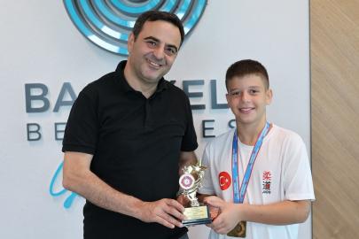 Şampiyonluk sevincini Başkan Özlü ile paylaştı