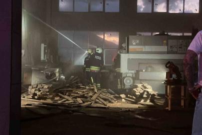 Samsun’da kereste imalathanesinde korkutan yangın