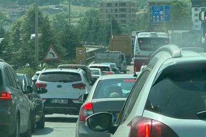 Şehir Hastanesi kavşak çalışması trafiği kilitledi: Kilometrelerce araç kuyruğu
