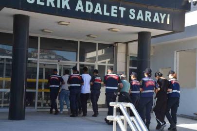 Serik’teki sosyal medya dolandırıcılığı operasyonunda 4 şüpheliden 3’ü tutuklandı