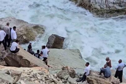 Serinlemek için girdiği Habur Çayı’nda kayboldu