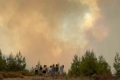 Seydikemer yangınında bazı evler tahliye edildi