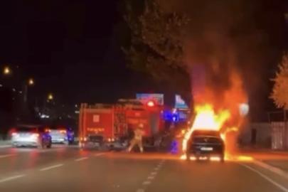 Seyir halindeki otomobil alev topuna döndü