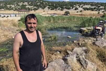 Sıcaktan bunalanlar su kanallarına koştu