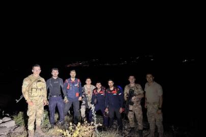 Şırnak’ta dağda mahsur kalan 2 mühendis askeri helikopterle kurtarıldı