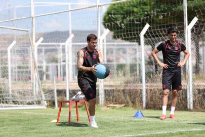 Sivasspor, çift idmanla yeni sezona hazırlanıyor