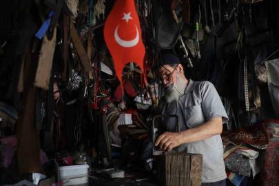 Sivas’ta mesleğin son temsilcisi: 60 yıllık saraç son dönemlerde yurt dışına üretim yapıyor
