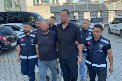 Şüpheli araçtan 4 tabanca ve mermi ele geçirildi