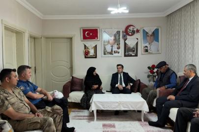 Susuz Kaymakamı Öztürk’ten şehit ailesine anlamlı ziyaret