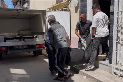 Talihsiz adam merdivenlerde can verdi... Acılı annenin feryadı yürekleri dağladı