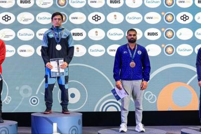 Tolga Özbek’ten gümüş, Alperen Atar’dan bronz madalya