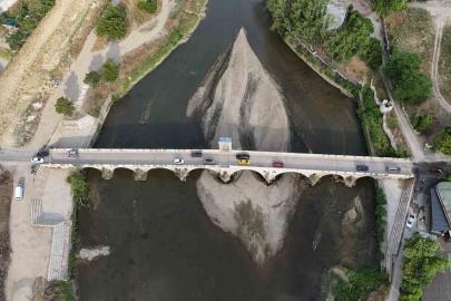 Tunca Nehri alarm veriyor: Sular çekildi, kirlilik gün yüzüne çıktı