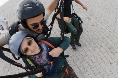 Türkan teyzenin paraşüt macerası güldürdü: "İnşallah tansiyonumu yükseltmez"