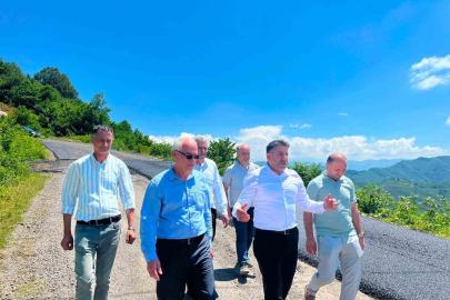 Ulubey’de sıcak asfalt ve beton yol çalışmaları devam ediyor