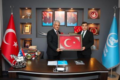Vali Mehmet Makas Ülkücü gençlerin misafiri oldu