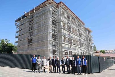 Vali Yılmaz Şimşek, eğitim, restorasyon ve kentsel dönüşüm yatırımlarını inceledi
