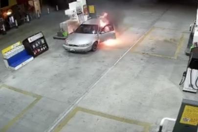 Yakıt almaya geldi, aracı alev topuna döndü