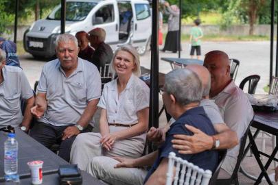 Yetiştirme yurdunda kalan vatandaşlar yıllar sonra aynı sofrada buluştu