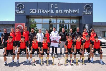 Yılmaz, şampiyonları ağırladı