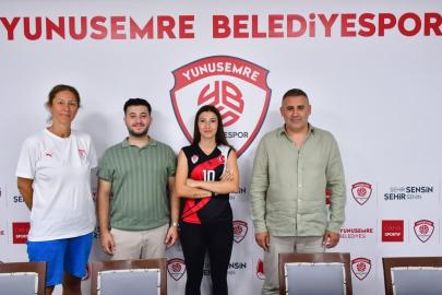 Yunusemre’de Tuğçe Köse yuvada kaldı